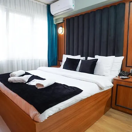 Hotel Luka *