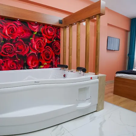 Luka Hotel *